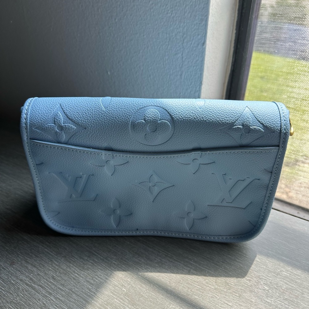 Louis Vuitton Light Blue Embossed Crossbody Bag - Picture 4 of 6